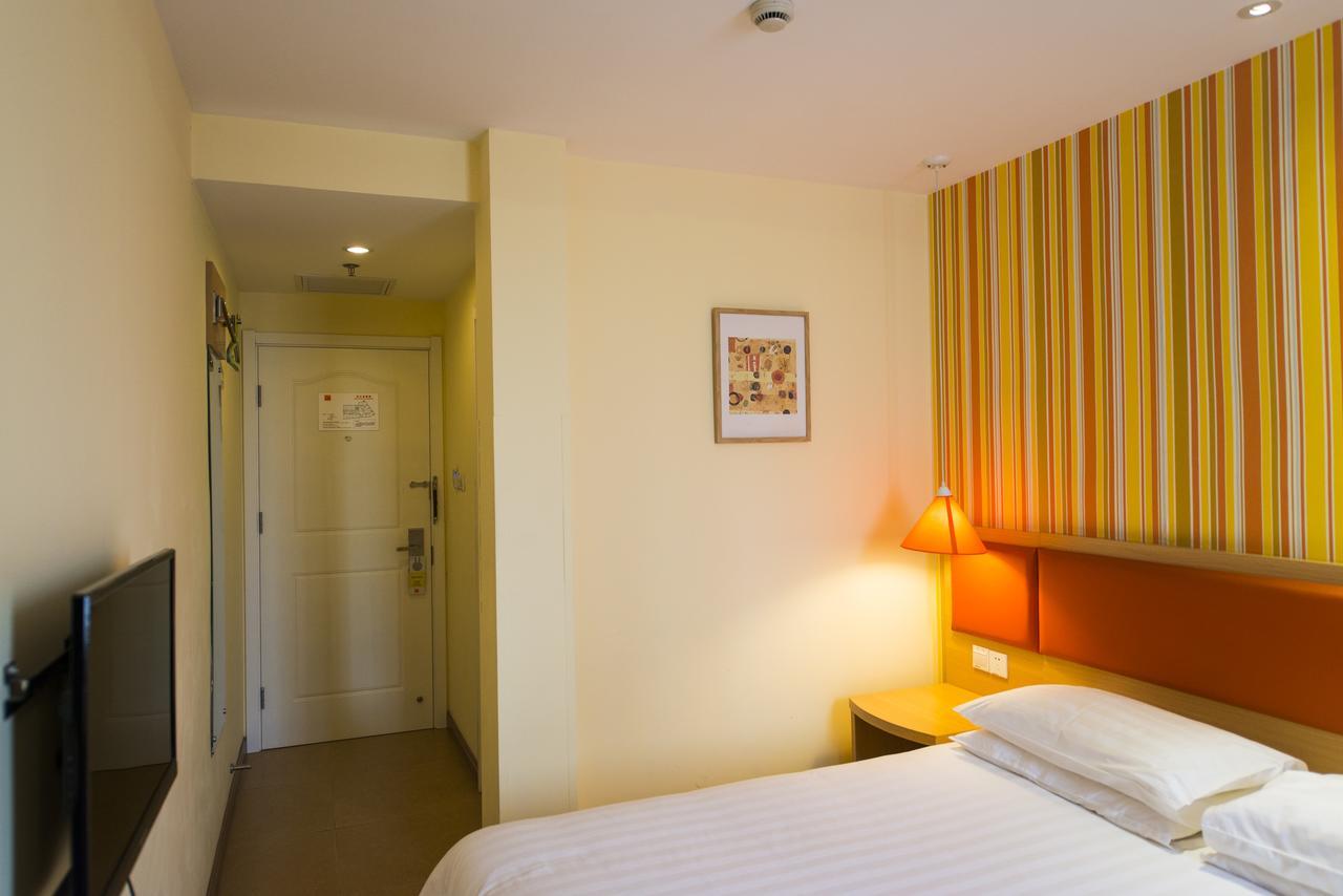 Home Inn Chongqing Nanping Pedestrian Street Branch מראה חיצוני תמונה