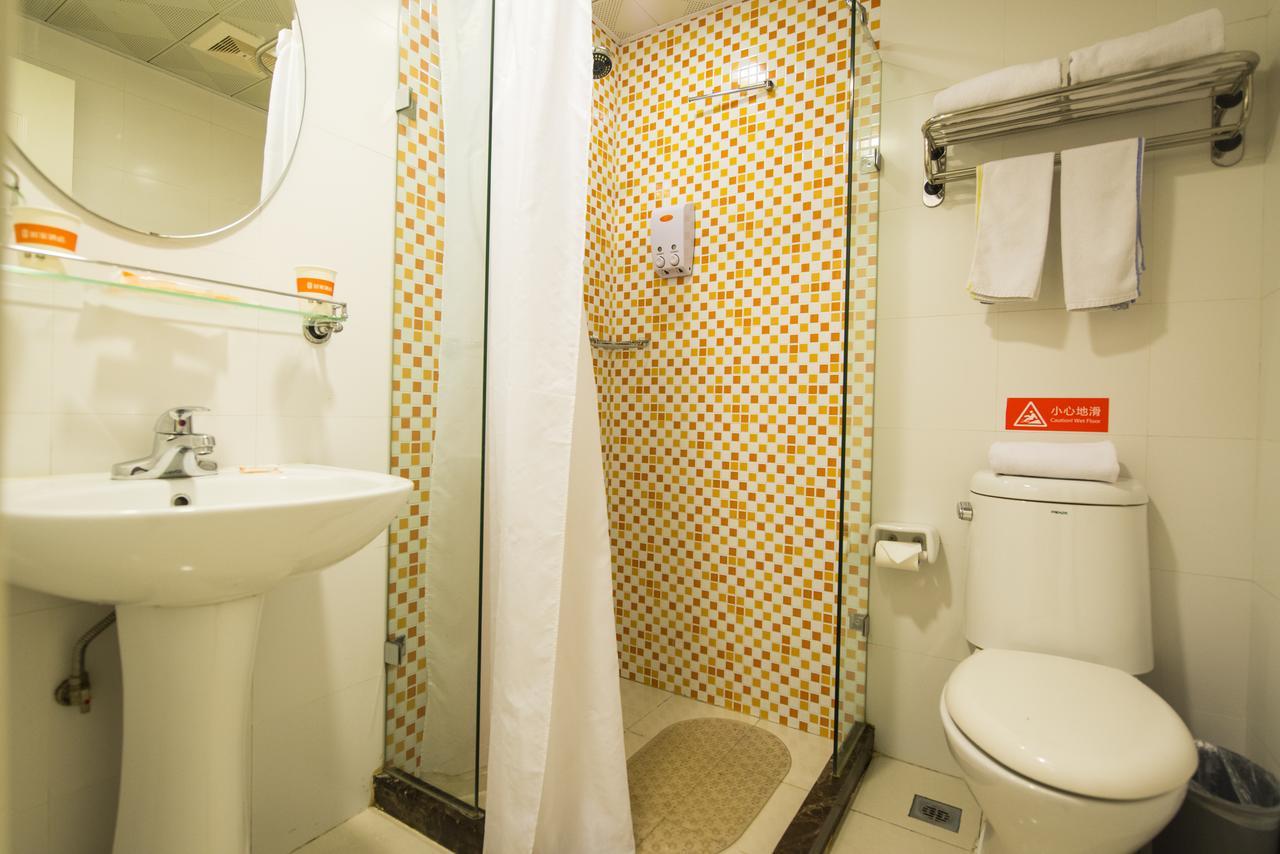 Home Inn Chongqing Nanping Pedestrian Street Branch מראה חיצוני תמונה